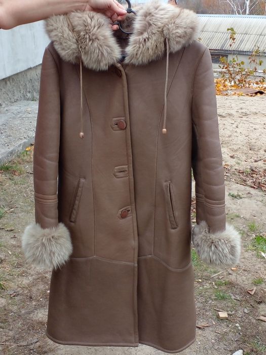 Женская дубленка.