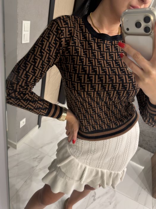 Sweter brązowy czarny wzór Fendi