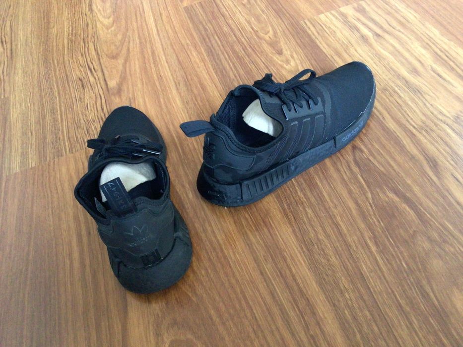 Adidas NMD_R1 (negro/negro)