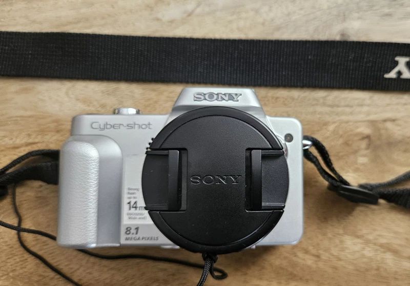 Sony Cyber-shot DSC-H38,1 10 Zoom