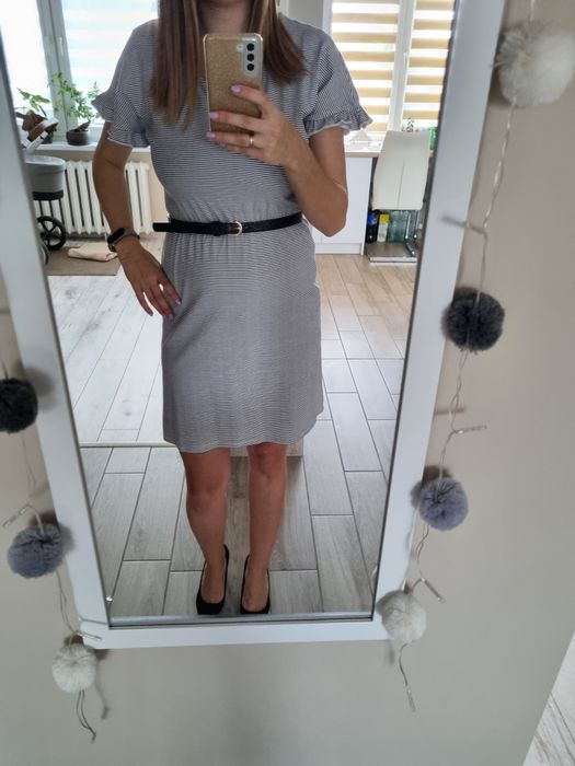 Sukienka w paski marynarska falbanki na rękawach