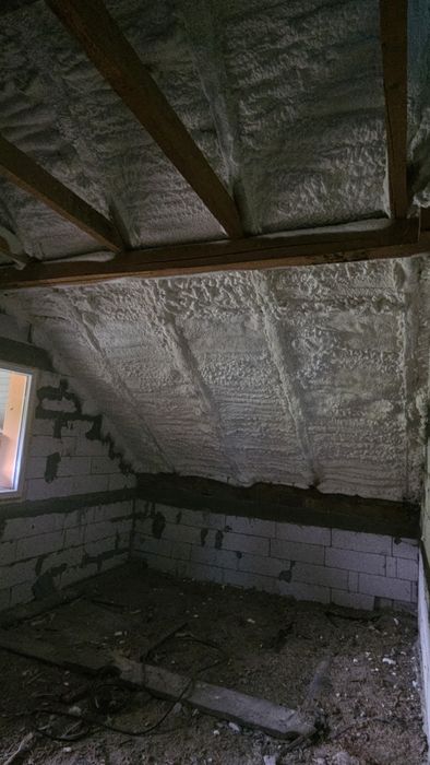 Утеплення Пінополіуретаном(ППУ),Піною, дахів ,каркасні буд, ангарів,