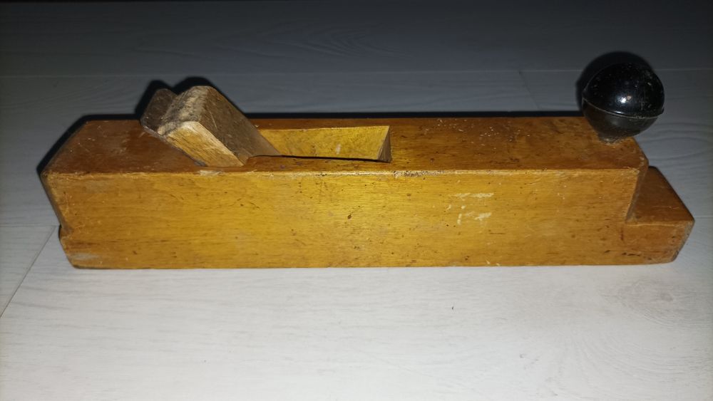Ручной рубанок, фуганок струганок деревянный.