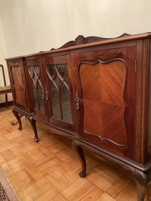 Aparador de Sala com Vitrine e Prateleiras