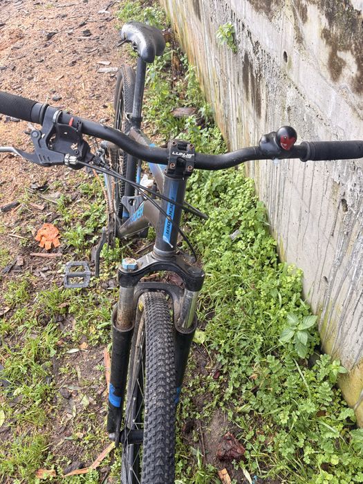 Bicicleta BTT ( perfeita para voltas e ate para terrenos)