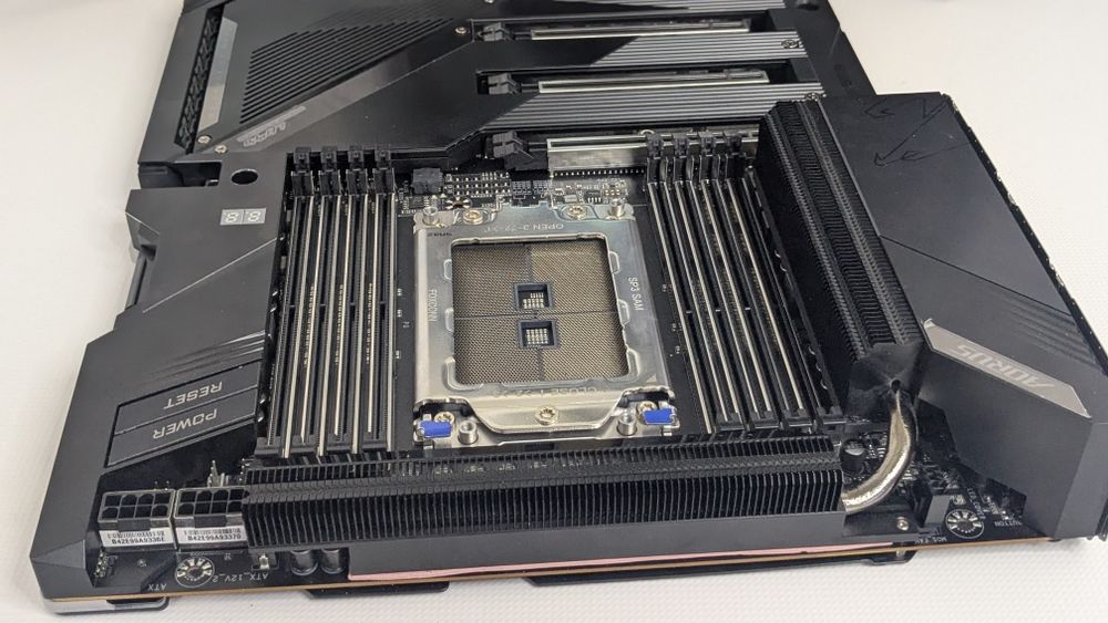 Материнська плата Gigabyte TRX40 AORUS XTREME\Гарантія