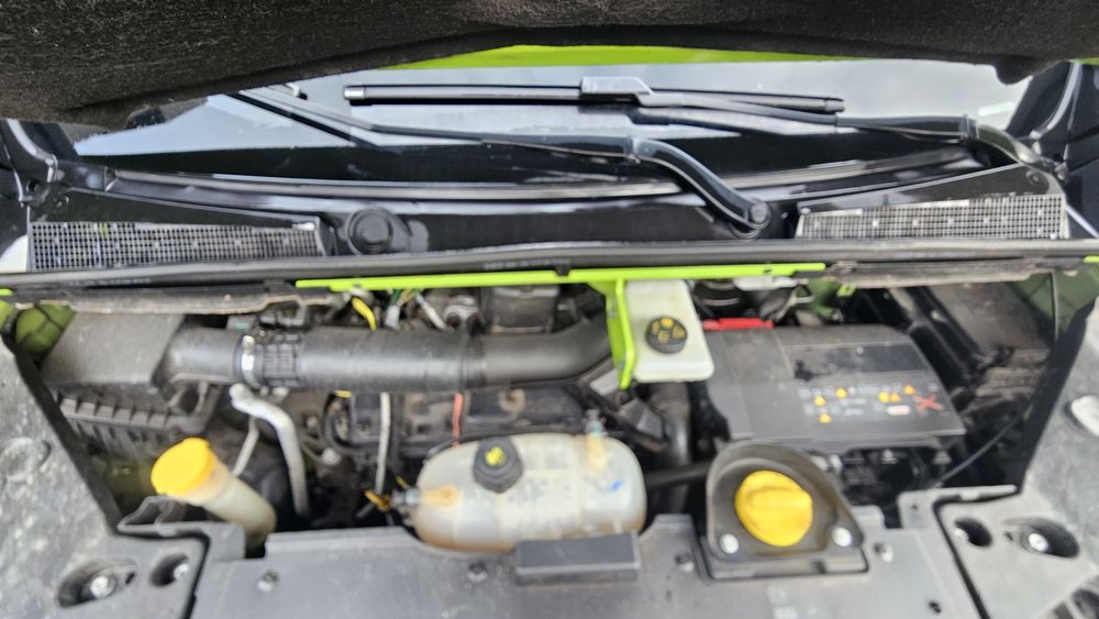 Продам мікроавтобус renault Trafic дев'ятимісний 2021-го року