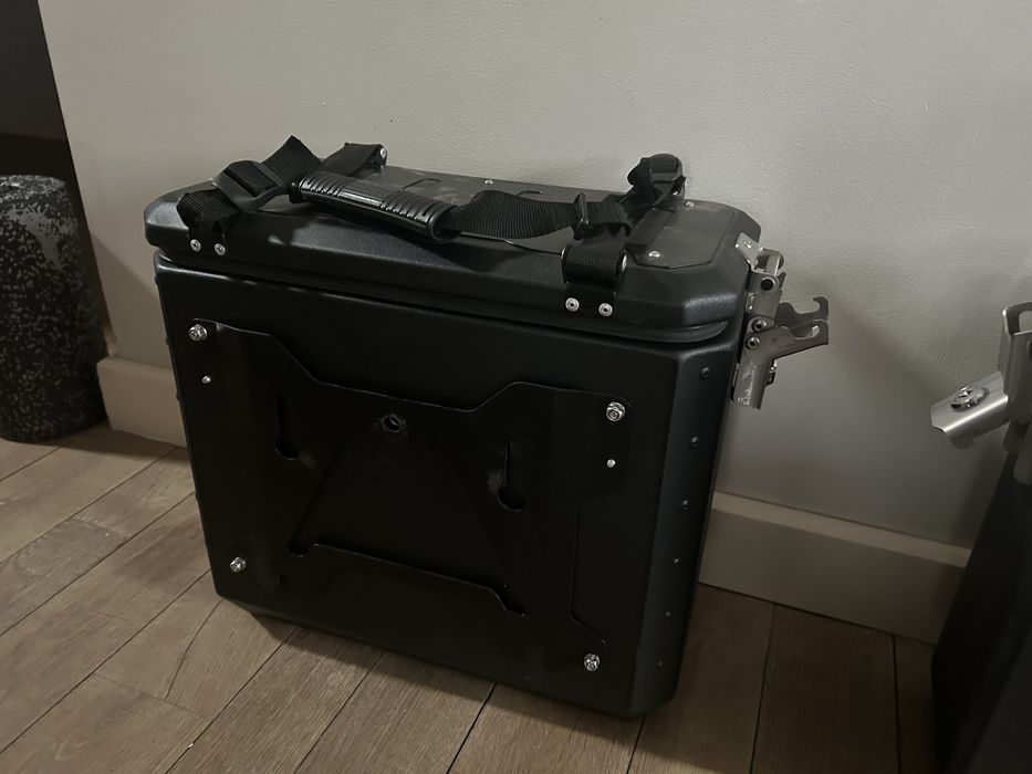 Kufry boczne expedition cases 1 sezon adapter givi