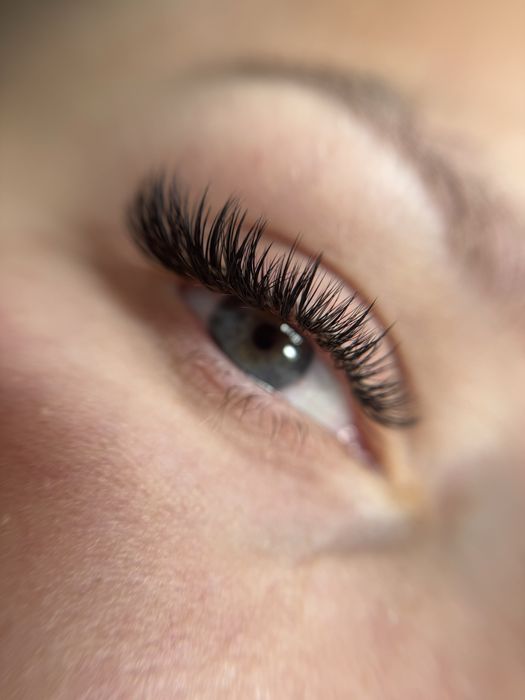 Przedłużanie rzęs laminacja brwi henna pudrowa lifting rzęs