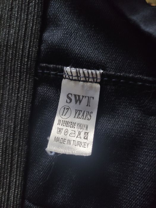 Нові чорні штани