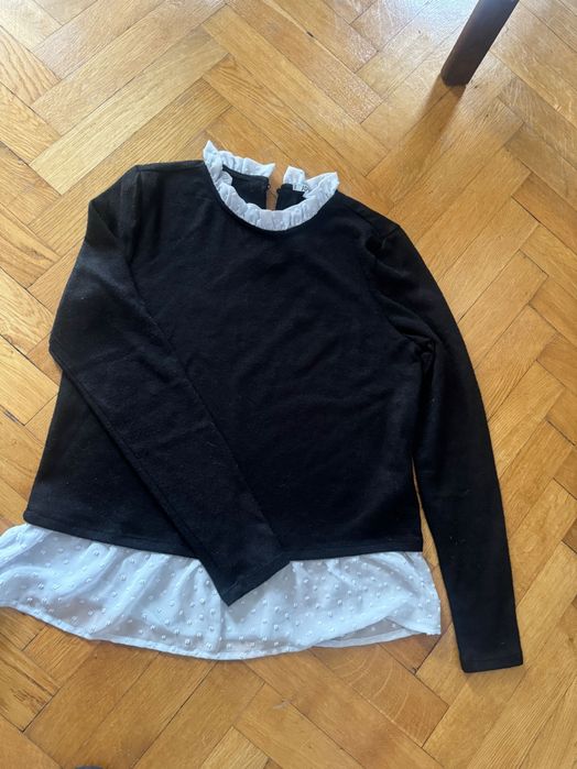 Bluza z falbaną.