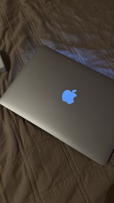 Apple Macbook Air 13” Early 2014