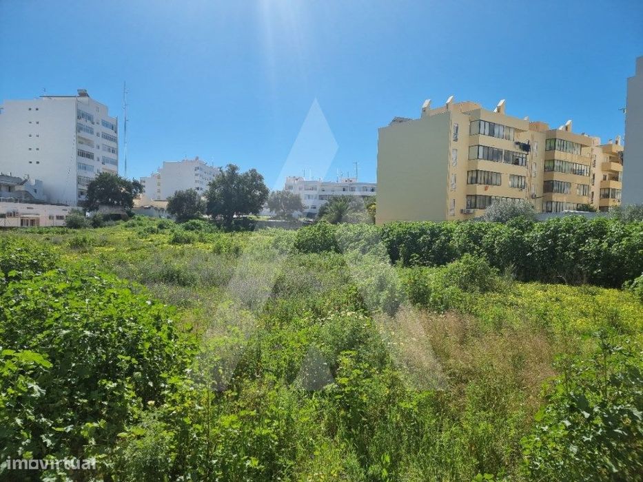 Urban plot of land, 6,430 m², with privileged location in Olhão,...