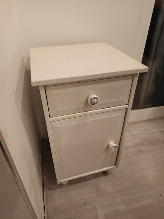 mesinha de cabeceira ikea