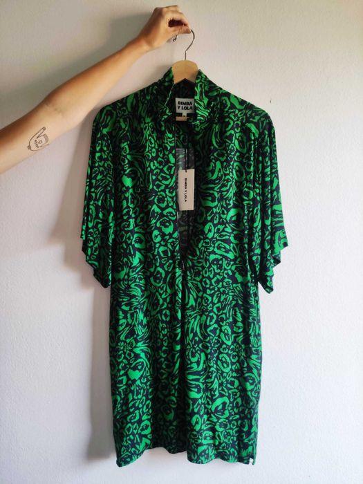 Vestido verde e preto, de meia estação. Bimba y Lola. NOVO