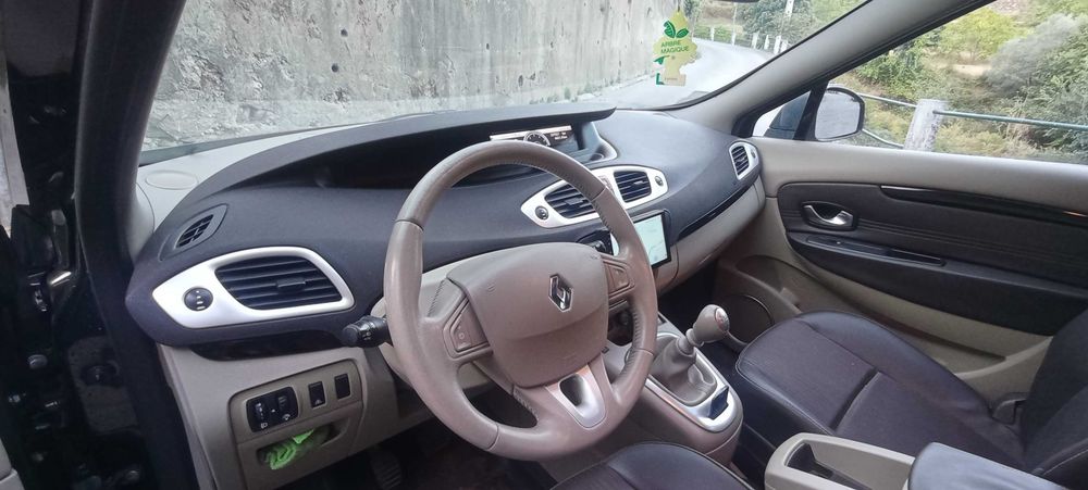 Renault Scénic Luxe 7 lugares