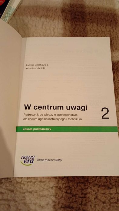 Podręcznik do WOSu W centrum uwagi klasa 2 liceum