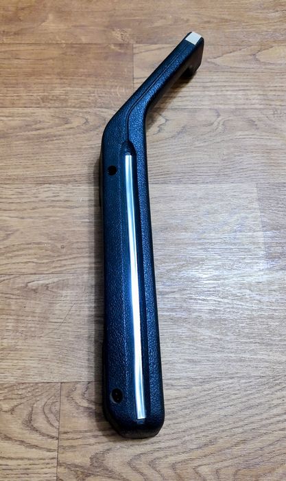 Задняя ручка-подлокотник ВАЗ 2106-07.