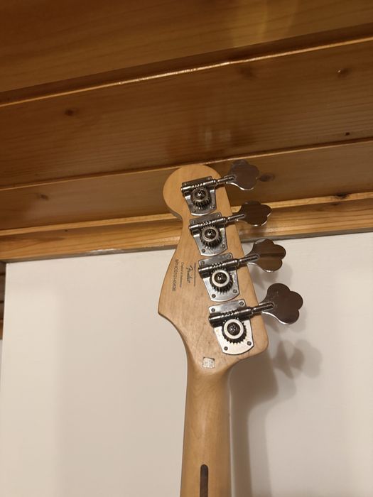 Baixo Squier Jazz Bass Classic Vibe + Amplificador Orange Crush Bass 25