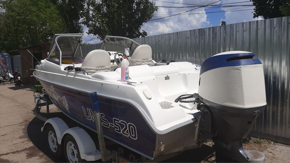 В продаже Катер UMS-520