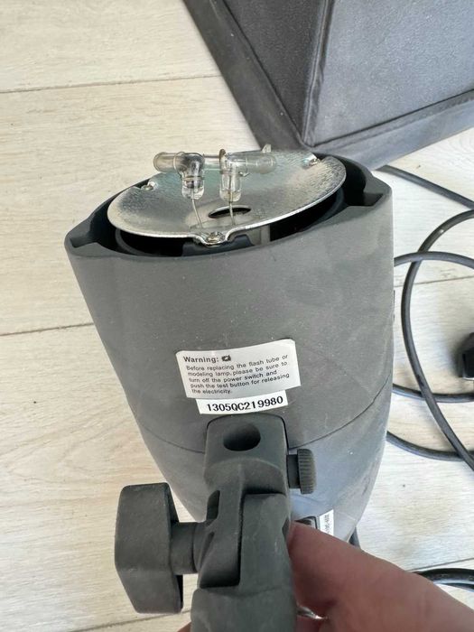 Студійний спалах Mircopro mq-200 + софтбокс