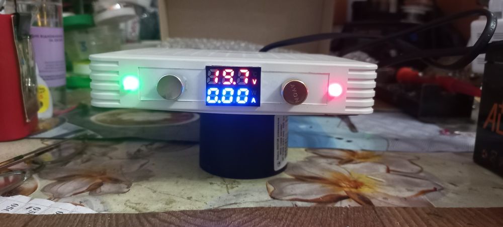 Блок питания - лабораторный