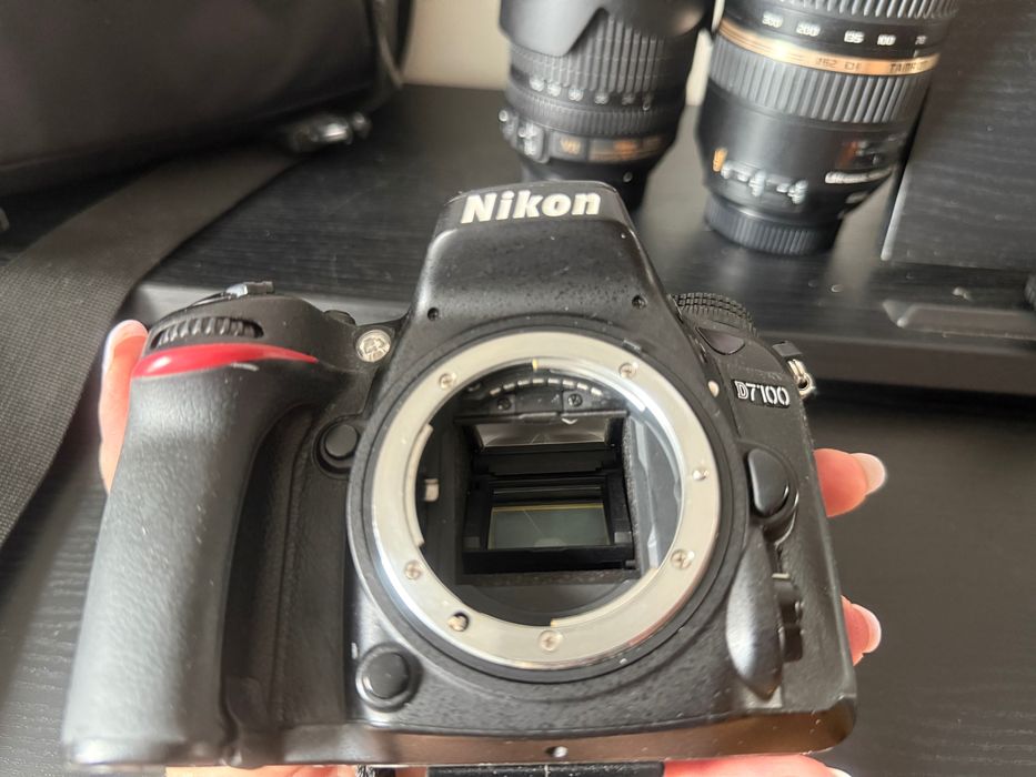 Nikon D7100, Nikon 18-105, Tamron 70-300, ładowarka, torebka