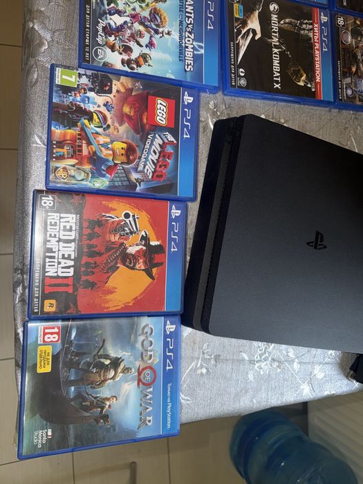Продам Sony PlayStation 4 Slim 1TB+12дисків+2 геймпада