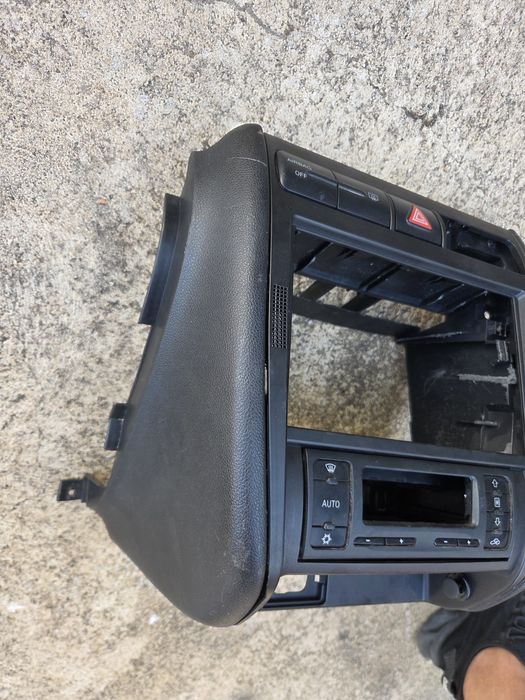 Consola seat leon 1m 2din adaptada.