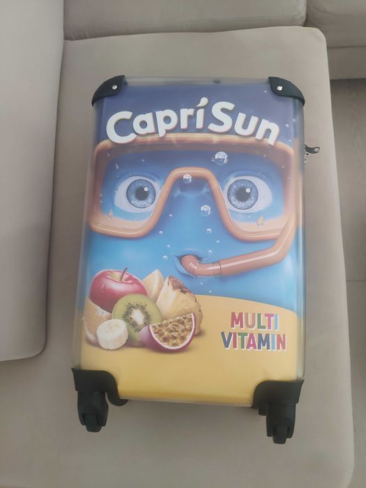 Walizka kabinowa 59*35*23 cm logo Capri Sun + poduszka CAPRI SUN - nowa, nie używana