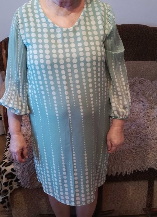 Sukienka lekka i zwiewna 42