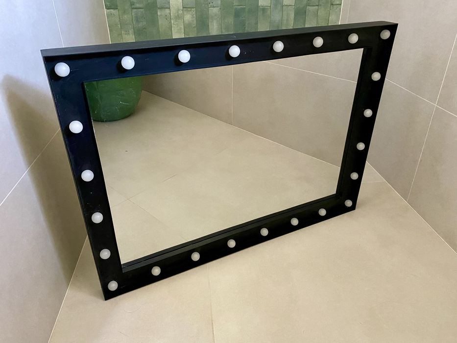 Lustro z podświetleniem LED