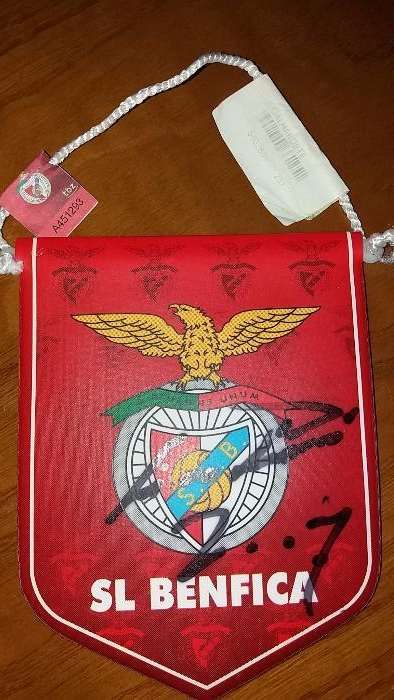 Autografo Eusebio em galhardete