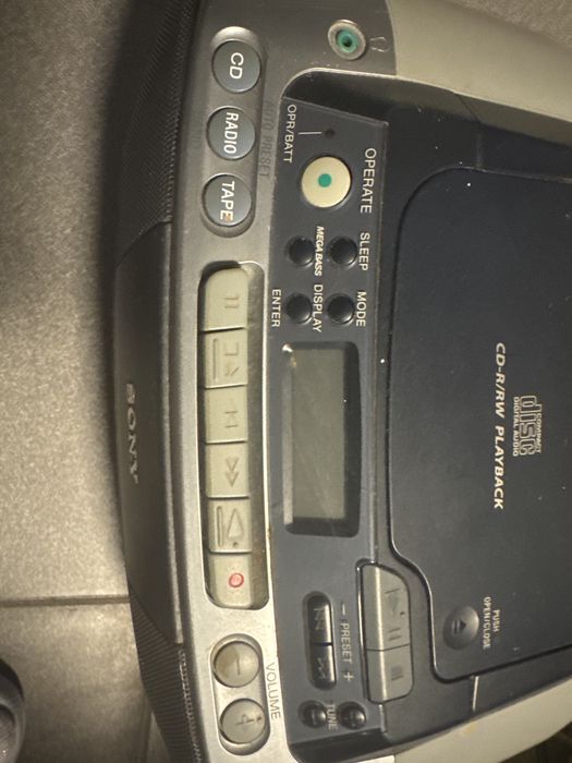 Radio cd e cassete Sony usado a funcionar