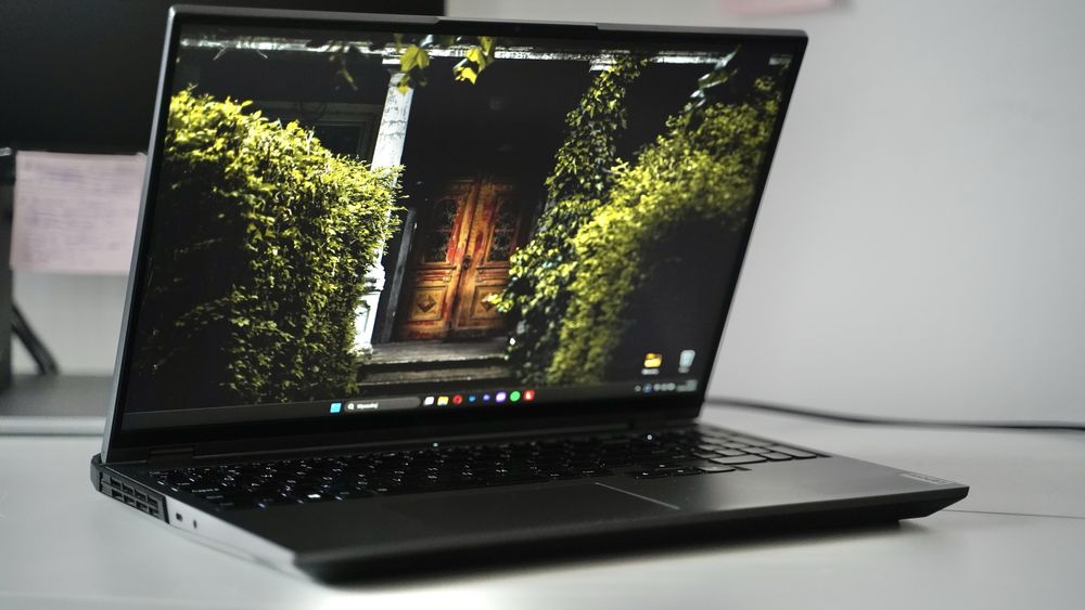 Laptop Lenovo Legion 5 Pro 16” IPS, Ryzen 7, RTX 3050, 16GB ram,512SSD