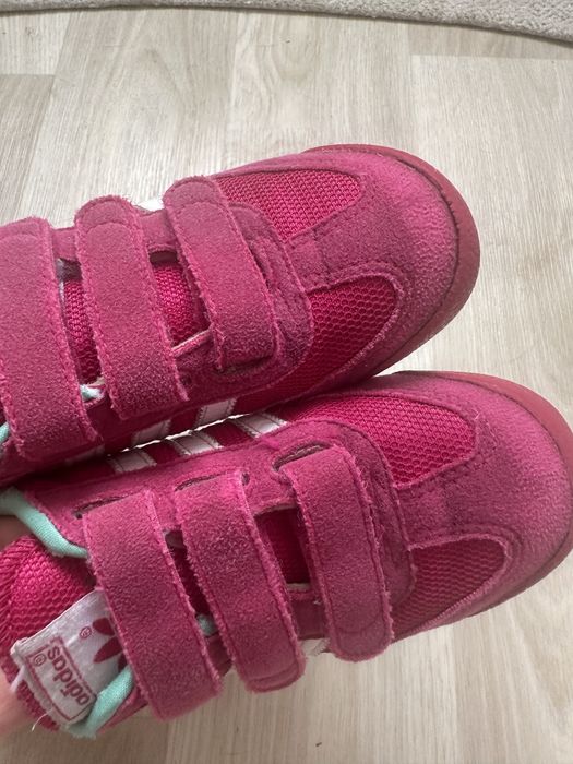 Кросівки Adidas для дівчинки