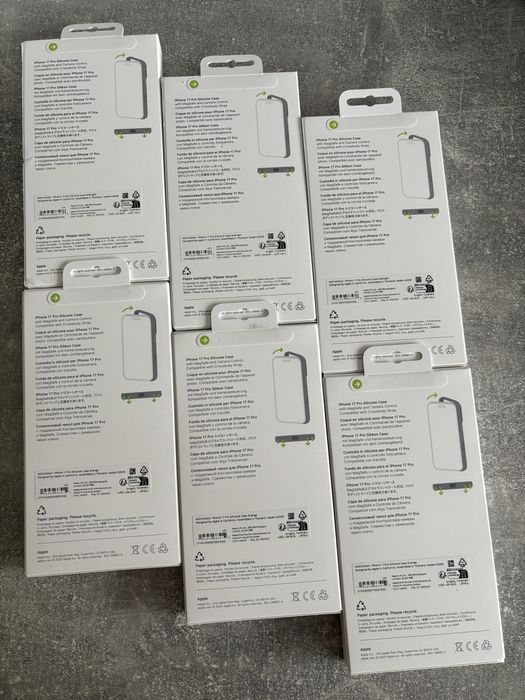 iPhone 17 Pro Silicone Case with MagSafe Orange / Midnight