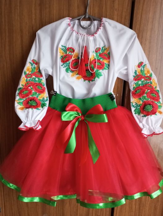 Костюм для дівчинки