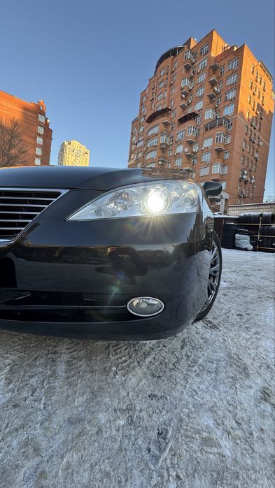 Продам Lexus ES350