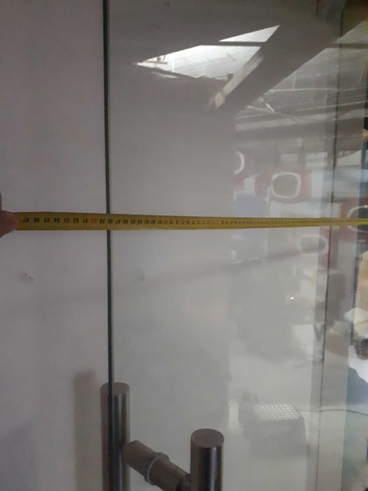 Двері скляні повністю