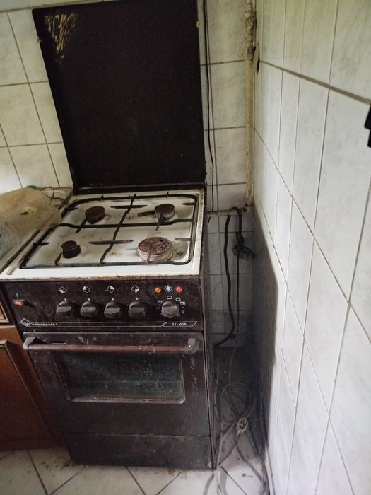 Kuchenka gazowa 4 palnikowa sprawna