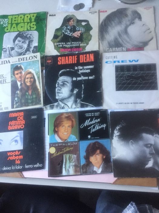 Lote de 220 discos variados e muito antigos