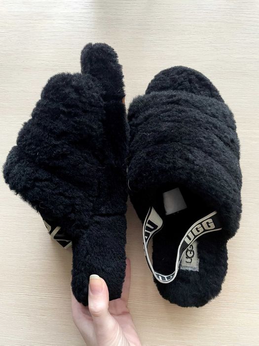 Жіночі сандалії UGG 977166494 37-38 Чорні