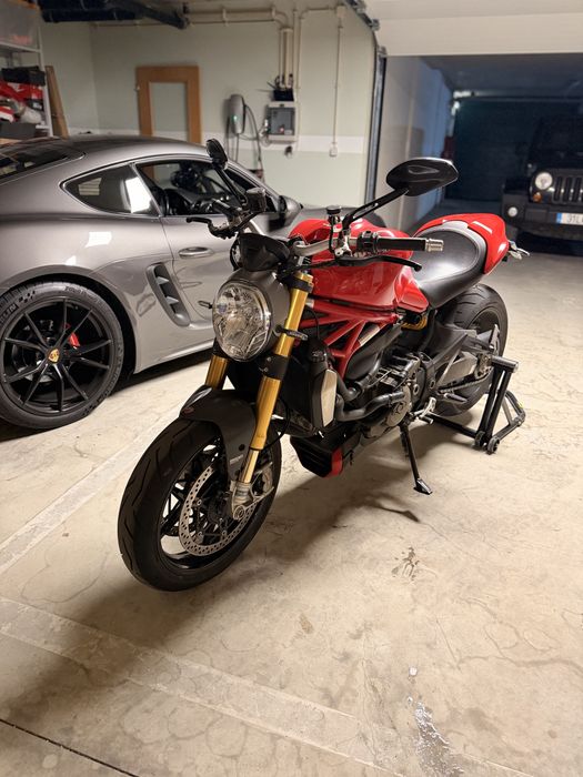 Ducati Monster 1200S