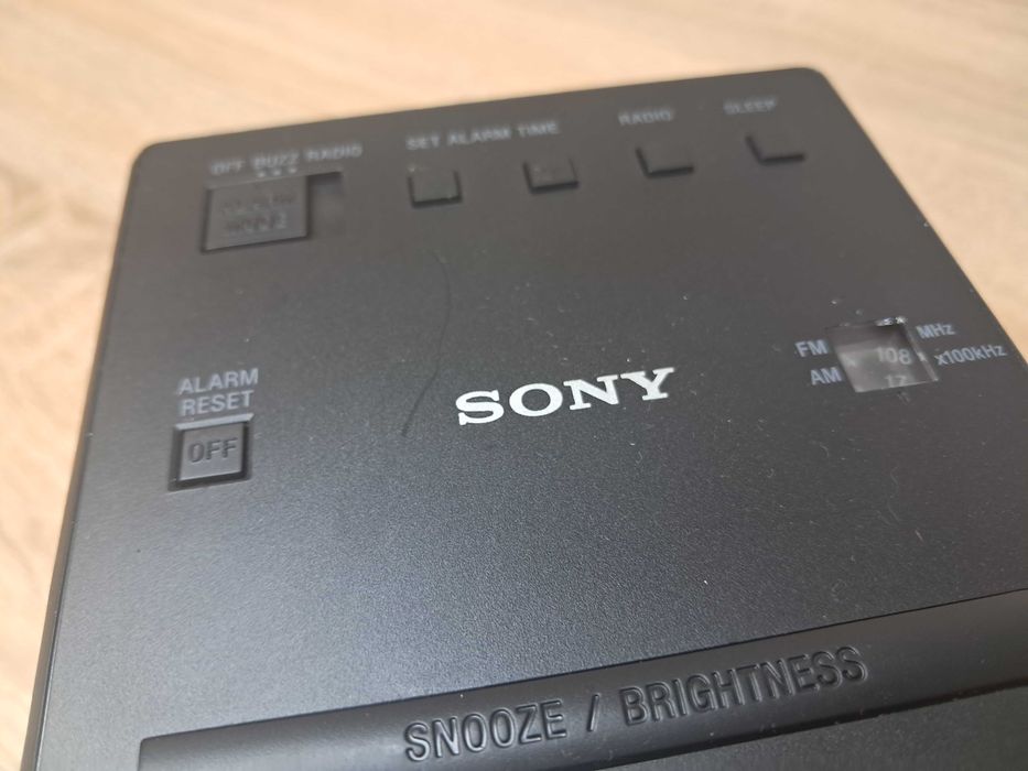 Годинник радіо будильник Sony ICFC1B