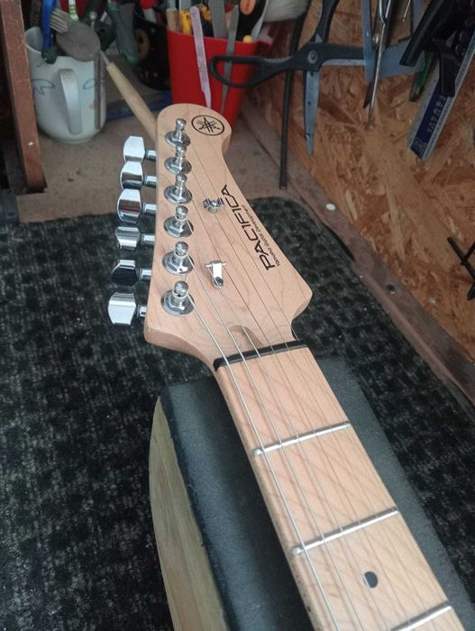 Guitarra Yamaha pacífica 112vm Cinza