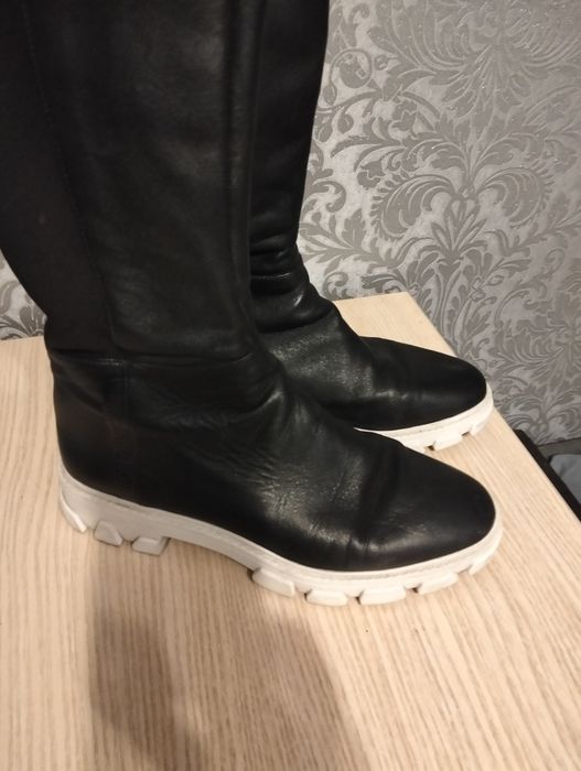 Продам кожаные сапоги фирменные в хорошем состоянии