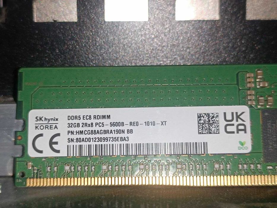 Серверна оперативна память DDR5 REG ECC 32Gb 5600 Hynix HMCG88AGBRA190