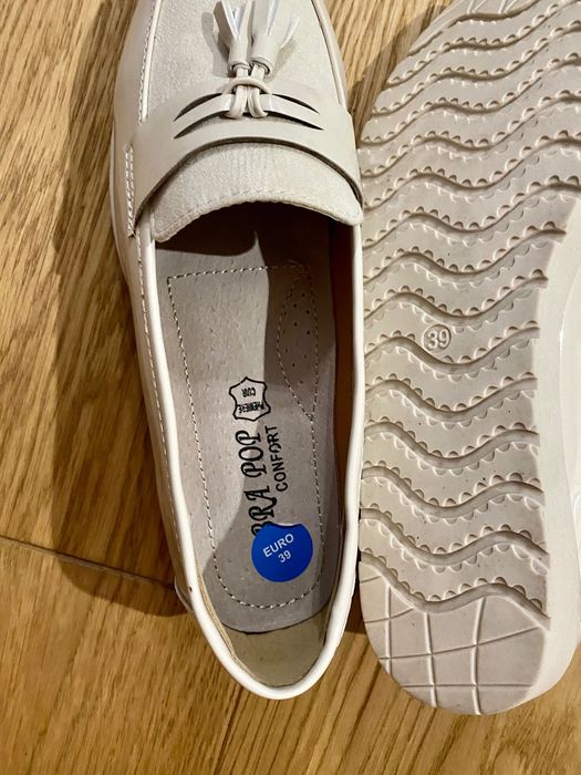 Buty mokasyny 39 kremowe,