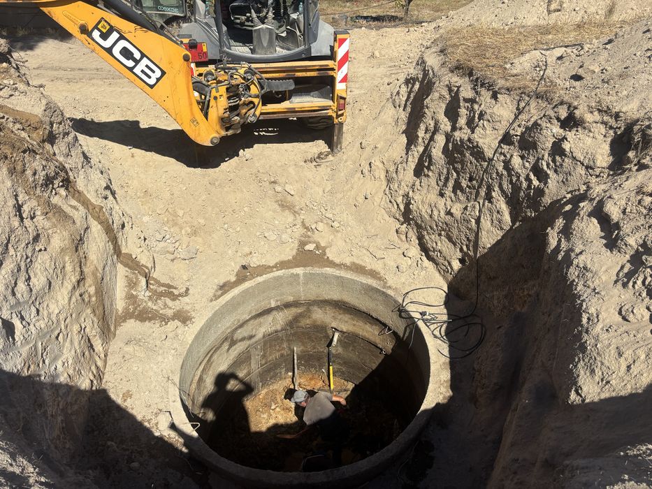 Serviço de maquinas e camião grua e constucão civil